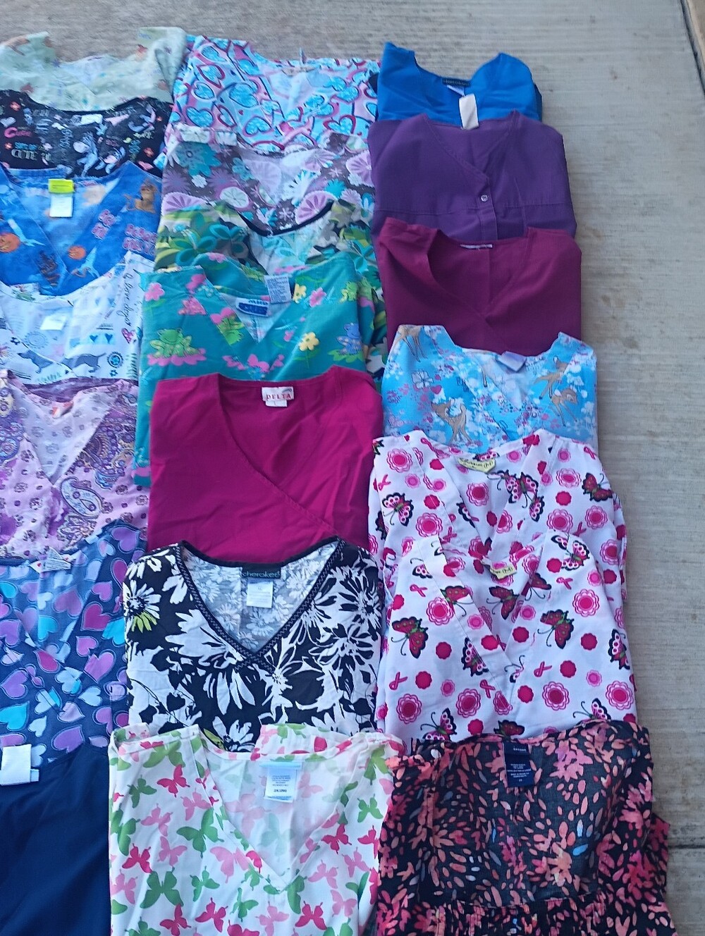 Assorted 30 Scrub Tops – Multicolor - Picture 4 of 5